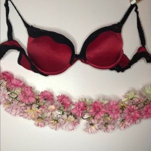 Red push up bra